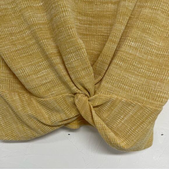 Sadie & Sage Yellow Short Sleeve Knotted Front Top Womens L Fall Casual Top - Picture 2 of 10